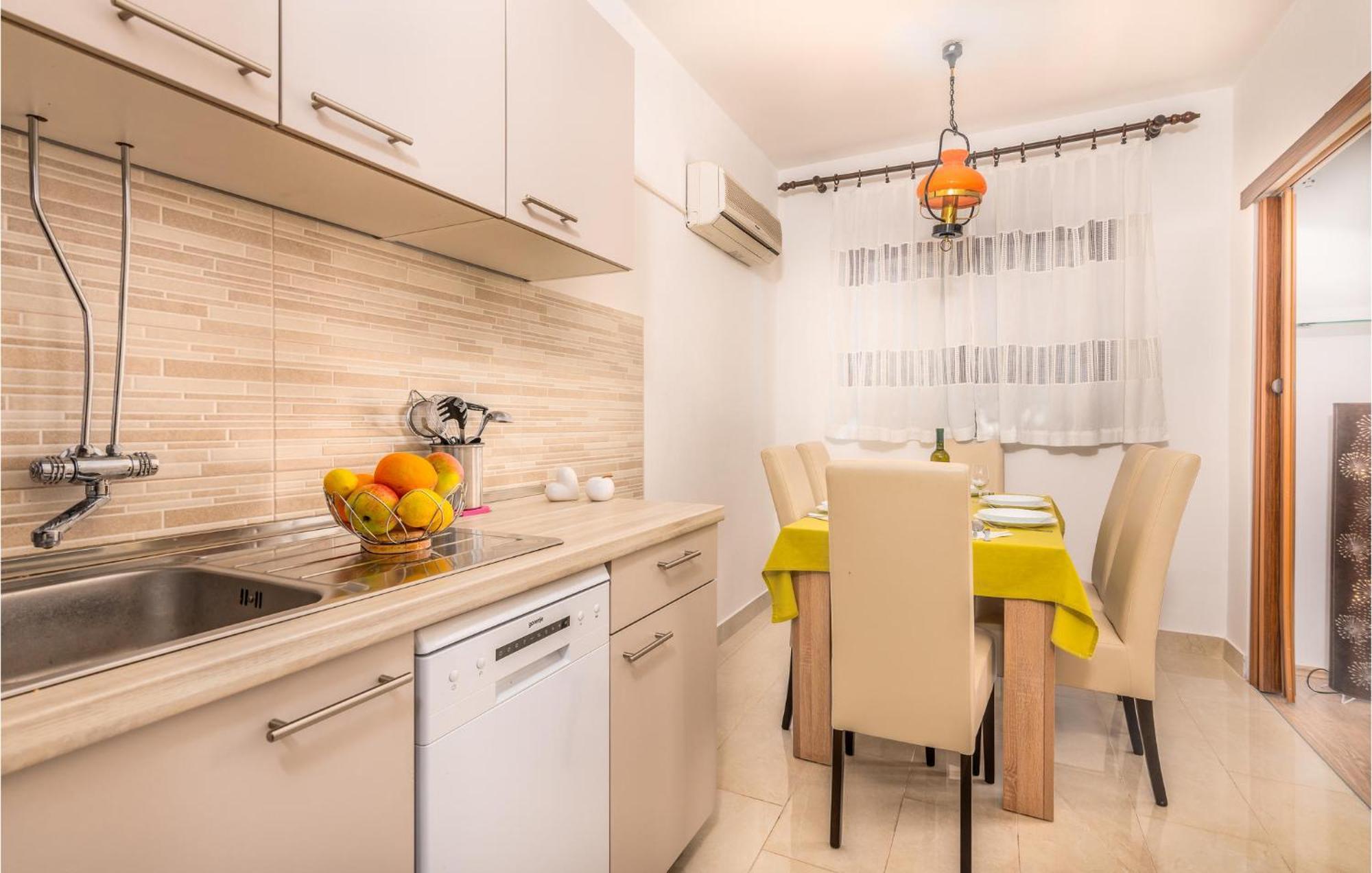 3 Bedroom Nice Apartment In Krk Krk Town Bagian luar foto