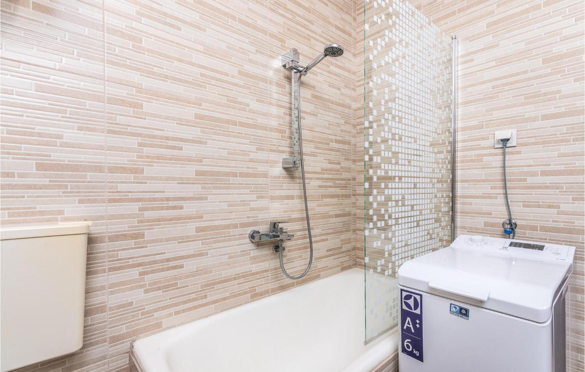 3 Bedroom Nice Apartment In Krk Krk Town Bagian luar foto